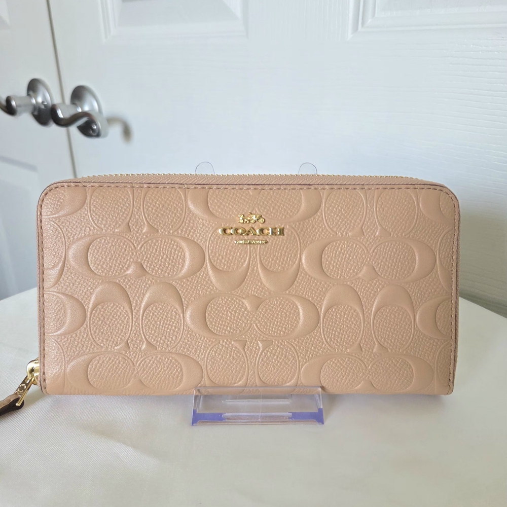 New Coach Embossed Signature Zip Around Wallet — Nude Pink / Gold